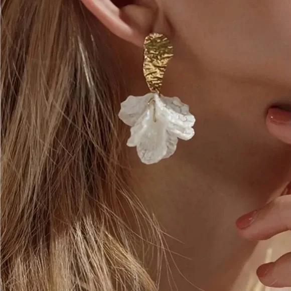 New, Gold and White Floral Dangle Earrings - Picture 2 of 6